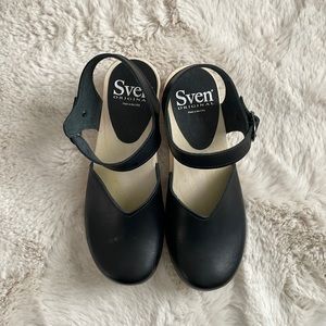 Sven original black leather clogs